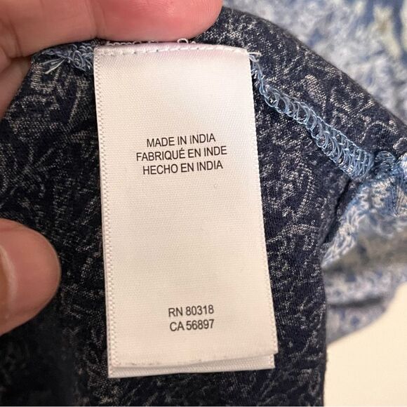 Lucky Brand Blue Floral Short Sleeve T Shirt Top Back Zipper Detail Size Medium - Picture 6 of 9